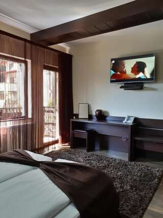 Курортные отели Complex Cochet Буштени Double Room with Free Pool Access - Vila 4-16