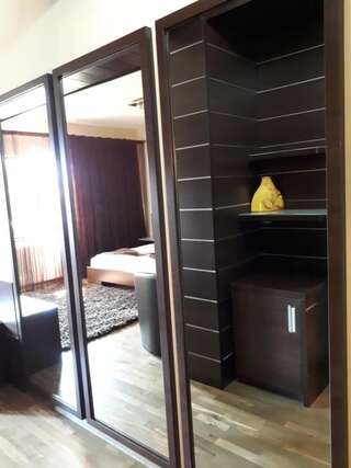 Курортные отели Complex Cochet Буштени Double Room with Free Pool Access - Vila 4-32