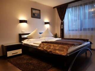 Курортные отели Complex Cochet Буштени Standard Double Room - Vila 3-2